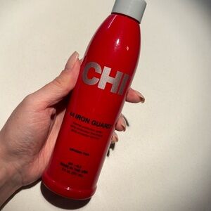 CHI 44 Iron Guard Red Spray